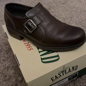Women’s Eastland “Open Road” brown low heel loafer size 11W